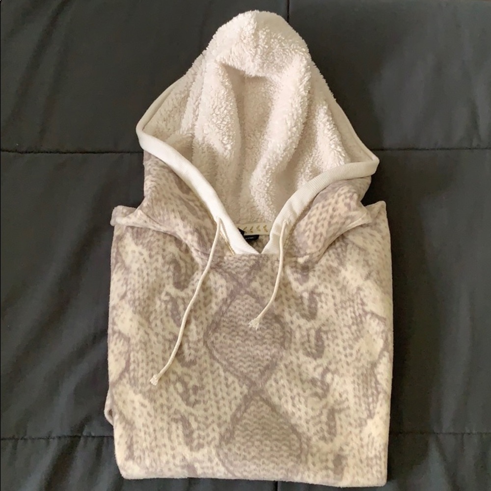 Snake print cute sweater/hoodie